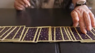 Miniature : Comment se tirer les cartes soi-même ?