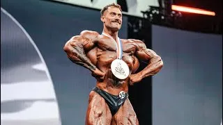 Miniature : 🏆 UN VIEUX LION 🦁 RESTERA TOUJOURS UN LION • Mr OLYMPIA 2023 CLASSIC PHYSIQUE FINAL LE DÉBRIEF 🥇