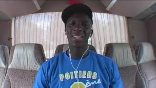 Miniature : Coulisses de tournage : Lamine Kante chante le pouvoir des fleurs (2009)