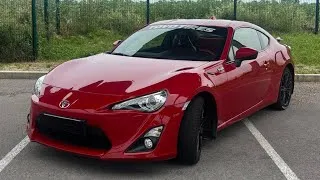Miniature : Fanny est complètement accro à sa Toyota gt86 ! 