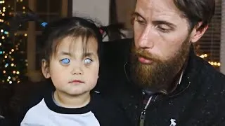 Miniature : UN COUPLE NE VOULAIT PAS L'ADOPTER, MAIS DÈS QU'ELLE A OUVERT SES YEUX, ILS ONT ÉTÉ CHOQUÉS