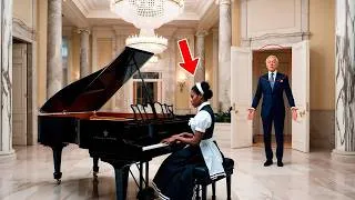 Miniature : le millionnaire surprend la femme de ménage au piano… et reste sans voix