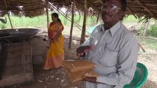 Miniature : Production artisanale de sucre de canne bio en Inde du sud - Extrait documentaire