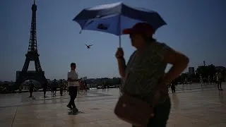 Miniature : Heatwave nears 40C in France, forcing tourists to change routines