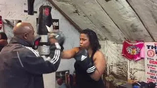 Miniature : Leçon boxe avec des pattes d'ours débutants- avec Whitfield One
