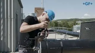 Miniature : Opérations de préparation des tubes polymères calorifugés pour soudure