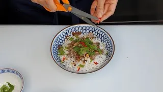 Miniature : Le vrai "bò bún" s'appelle bún bò ! C'est très différent ;) et voici sa recette.