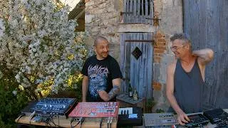 Miniature : French electro farming: sustainable bass & regenerative acid (DAWless live session)