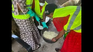 Miniature : Ces femmes transforment le manioc en attieké, impressionnant !