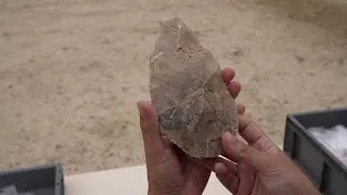 Miniature : Au détour d'une fouille d’un site paléolithique : suivre des archéologues du préventif