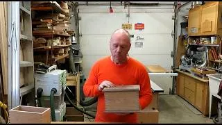 Miniature : Fabrication d'une urne funéraire en bois à queue droite. Parlons bois/Let's Talk About Wood Ep.488