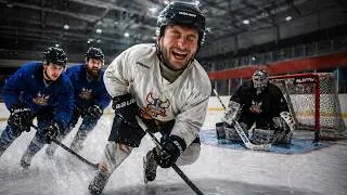 Miniature : JE PRATIQUE AVEC DES HOCKEYEURS PRO