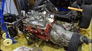 Miniature : On galère à sortir le V8 ! - Projet restauration Camaro SS 1968 Épisode 12