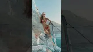 Miniature : MARJINAL Peintre Décalé 'French Offbeat Painter' dévoile SUNBATH Top Modèle en Clip Vidéo Version I