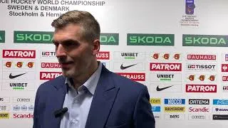 Miniature : Yorick Treille, coach de l'équipe de France. Zone mixte après la défaite face à la Slovaquie