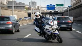 Miniature : 200 km/h dans Paris : La police motorisée face au danger