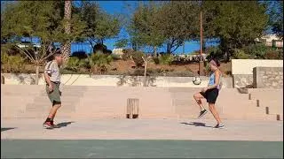 Miniature : who else can juggle with two touches?