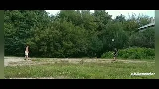 Miniature : Célèbre Alisha à l'entraînement de foot féminin.