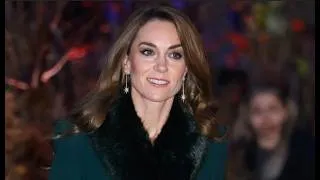 Miniature : Kate Middleton prise la main dans le sac. Une fois de plus elle a exagere