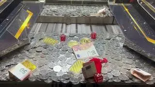 Miniature : J'ai mis 500€ dans la machine pousse pièces.. et le Casino ne veut pas que vous voyiez ça!