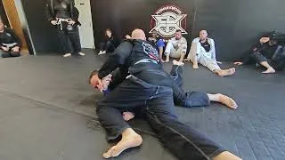 Miniature : Raça Jiu-jitsu / semaine #39 / S25-26 / samedi / gestion du Front head lock 