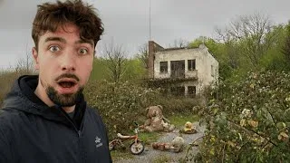 Miniature : Il reste les OBJETS des ENFANTS dans cette COLONIE DE VACANCES ABANDONNÉE ! (Urbex)