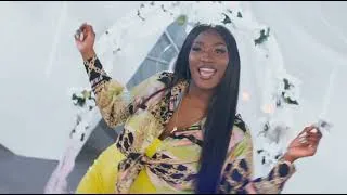 Miniature : Aya Nakamura - Cadeau ft. Tiakola (Clip vidéo)
