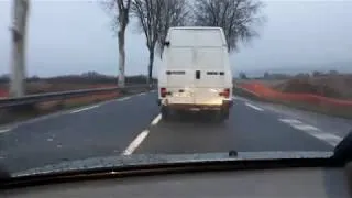 Miniature : Camionnette folle sur la route + étincelle de feu (Daily Observation) 30/12/2017