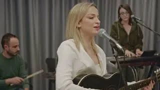 Miniature : Danser sous la pluie.  Pop musique  poétique moderne. Voix femme  Version 1