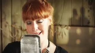 Miniature : LEIGH NASH  'Somebodys Yesterday Live Performance   3:18