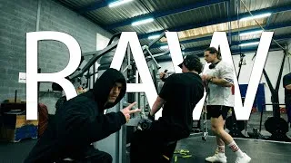 Miniature : RAW - Episode 8 : Un séjour inoubliable
