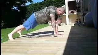 Miniature : Travail gainage nageur antirotation, anti flexion et anti extension avec élastique