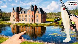 Miniature : Le propriétaire du château nous dit que des énormes brochets s’y cachent !!!