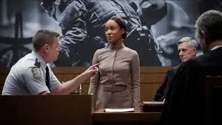 Miniature : UN POLICIER MENT AU TRIBUNAL SUR UNE FEMME NOIRE, IGNORANT QU’ELLE EST UN HAUT GRADÉ DES NAVY SEALS!