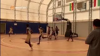 Miniature : BASKETBALL play - kids from Sénégal - temps forts...