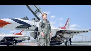 Miniature : Le pilote de Nascar Justin Arseneau avec les légendaires Thunderbirds