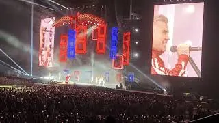 Miniature : Robbie Williams - Rocket + Let Me Entertain You - 02.07.25 - Paris La Défense Arena
