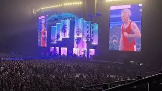 Miniature : Robbie Williams - Better Man + Candy + Relight My Fire - 02.07.25 - Paris La Défense Arena