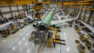 Miniature : omment naît un géant des airs ?