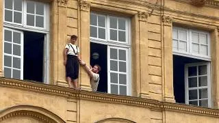 Miniature : A Slow Afternoon in Aix en Provence | Street Performance & Shared Moments