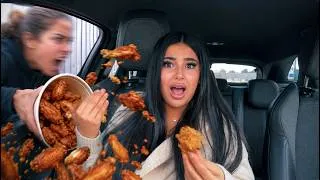 Miniature : Elle m'a humilié devant tout le monde...STORYTIME (Mukbang)