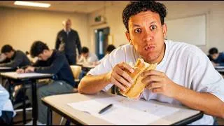 Miniature : il mange en plein examen rf