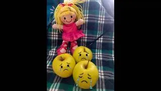 Miniature : Pourquoi dolly 👯‍♀️sourit tout le temps 😊🤔poupée joyeuse 😊 et pommes 🍏 pleureuses 😭#story #funny