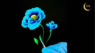 Miniature : Un petit pinceau biseauté pour une jolie petite fleur bleu