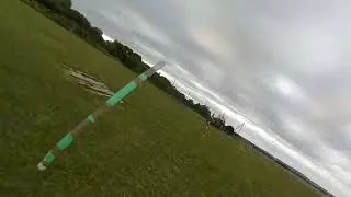 Miniature : Essai de slalom AMCY - Drone FPV