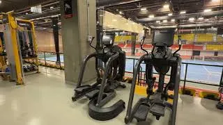 Miniature : Gym Sports Montréal : sous la galerie de presse du complexe sportif Claude-Robillard