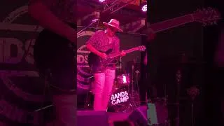 Miniature : Tennessee Whiskey par @leanwolfofficial et @CeciliaPascal