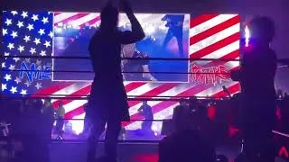 Miniature : L’entrée spectaculaire de Cody Rhodes pour un match fasse à Drew McIntyre