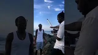 Miniature : T Arton - Yeah [Behind the scenes]