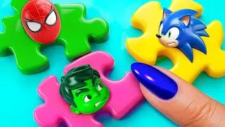 Miniature : J'ai été Adopté par des Super-Héros! De Sonic l’intello à Incroyable Super-Héros!